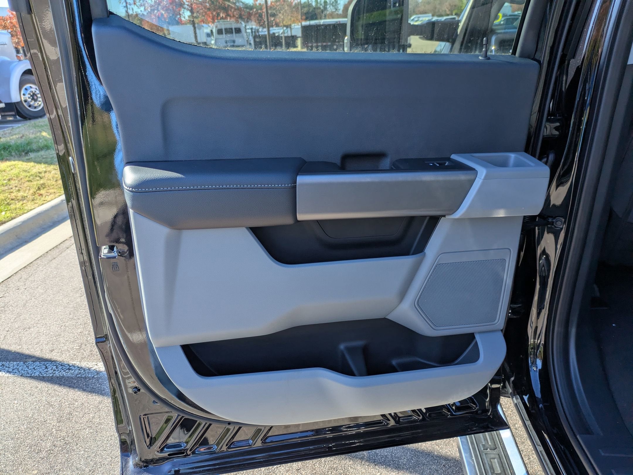 2026 Ford Super Duty F-350 DRW XLT