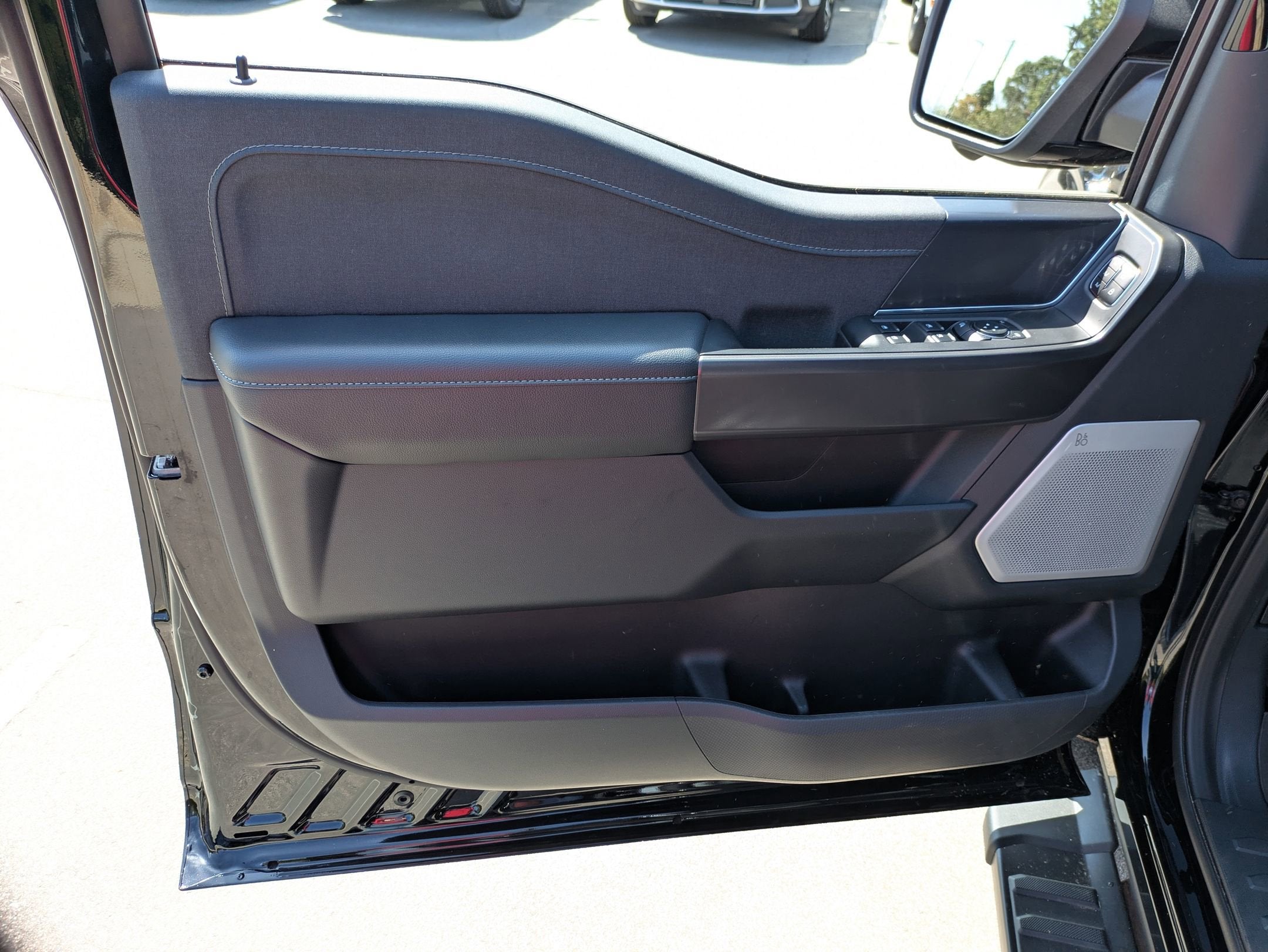 2026 Ford F-150 LARIAT - Crossroads Courtesy Demo