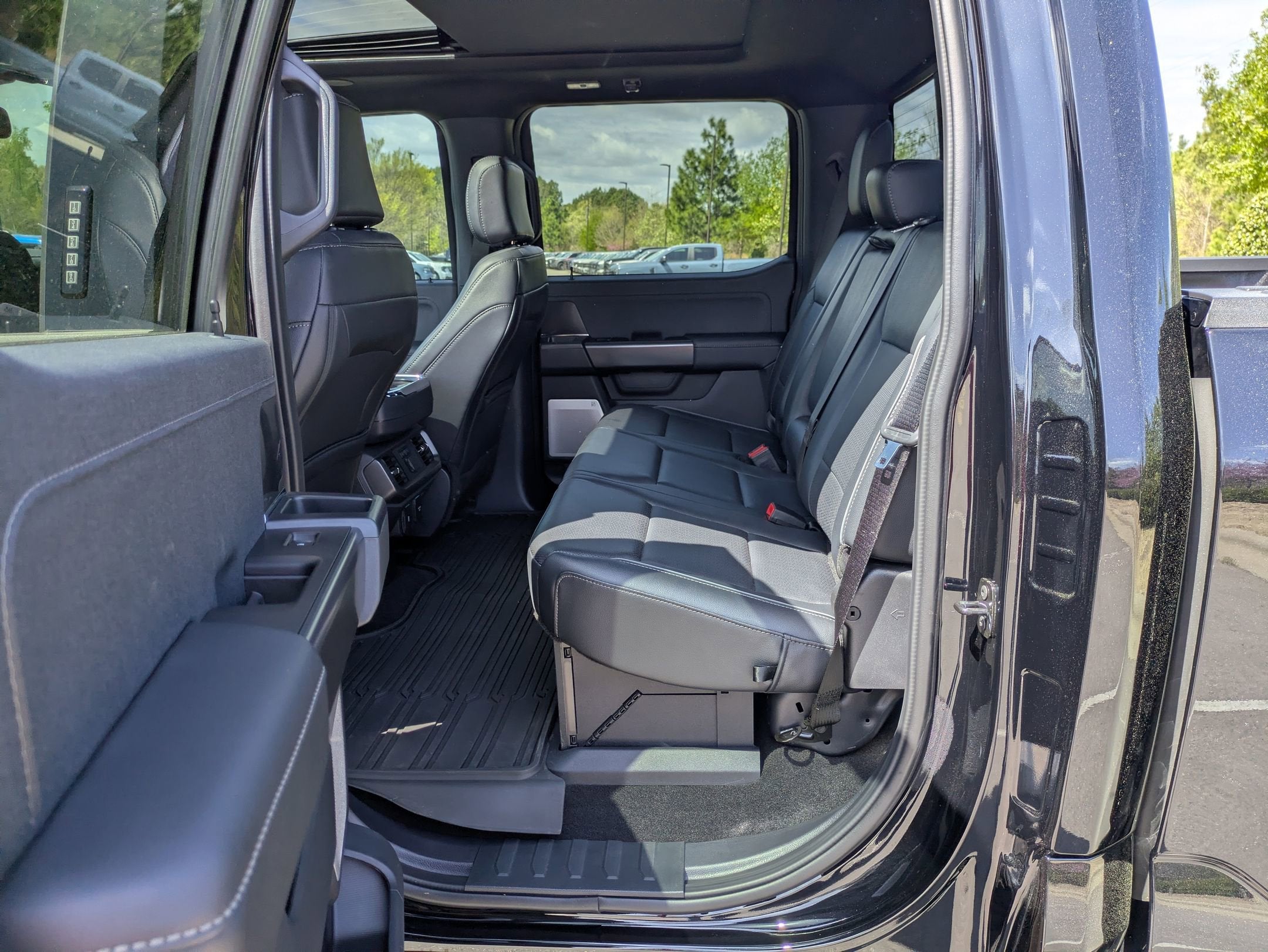 2026 Ford F-150 LARIAT - Crossroads Courtesy Demo