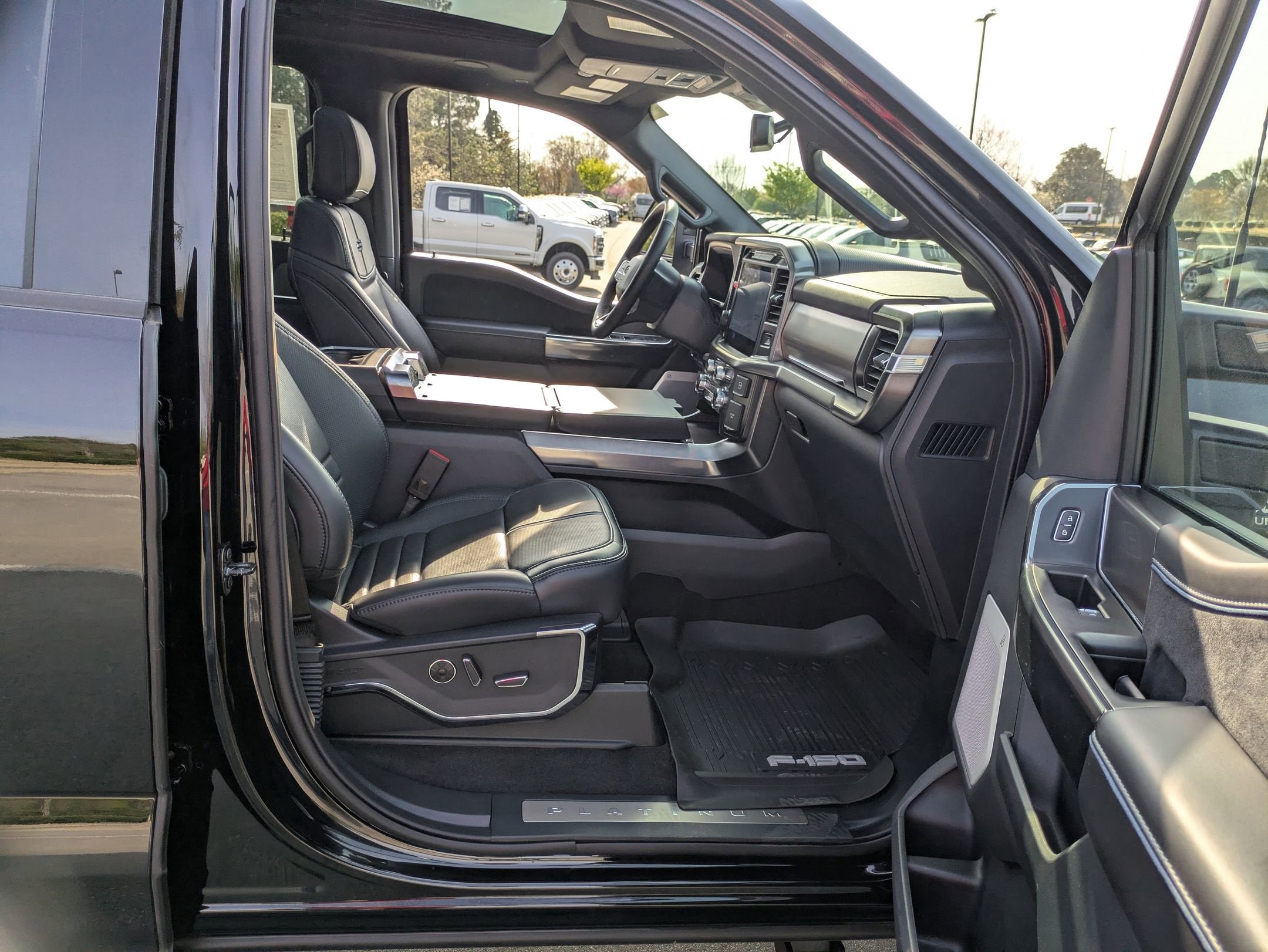 2025 Ford F-150 Platinum