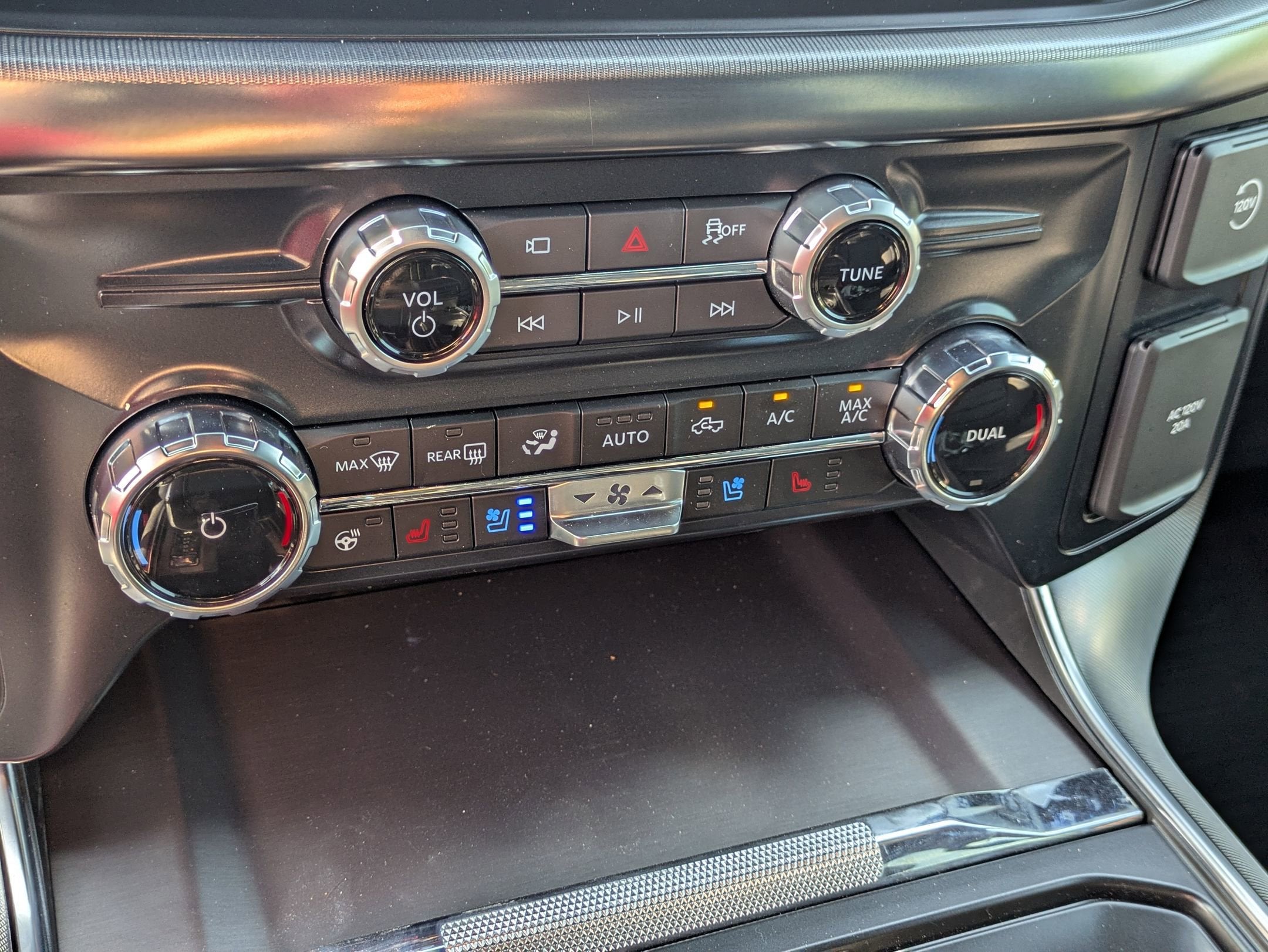 2026 Ford F-150 Platinum - Crossroads Courtesy Demo