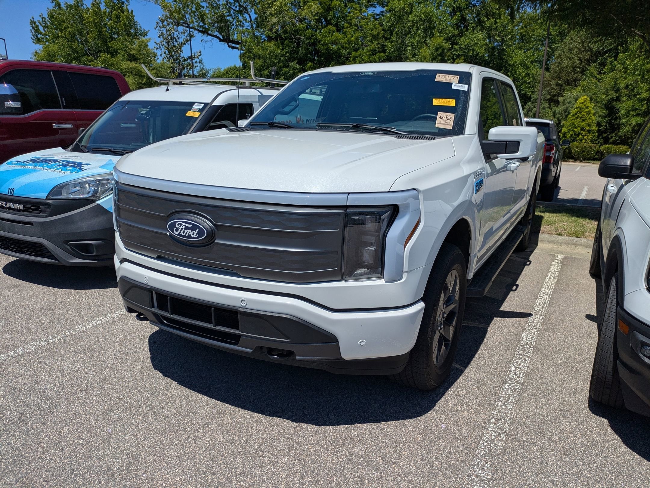 2025 Ford F-150 Lightning LARIAT