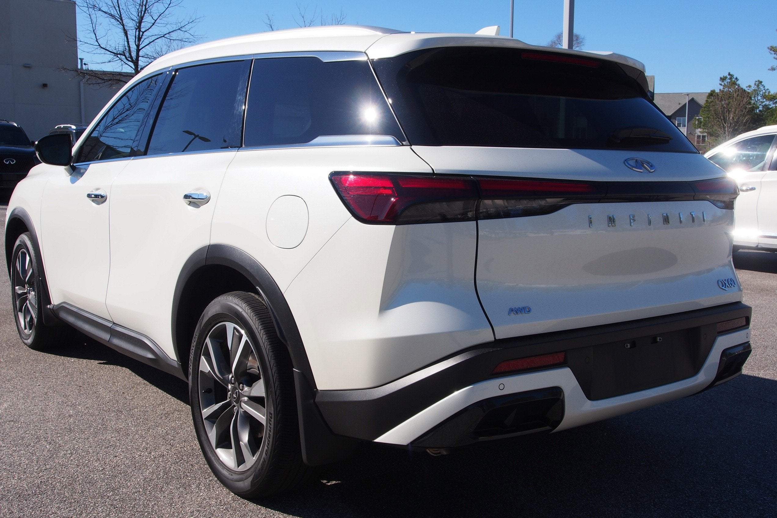 2025 INFINITI QX60 LUXE