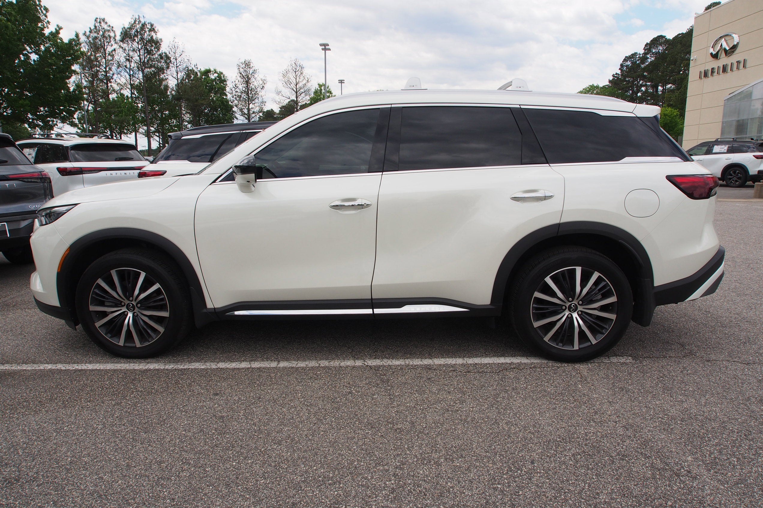 2025 INFINITI QX60 SENSORY