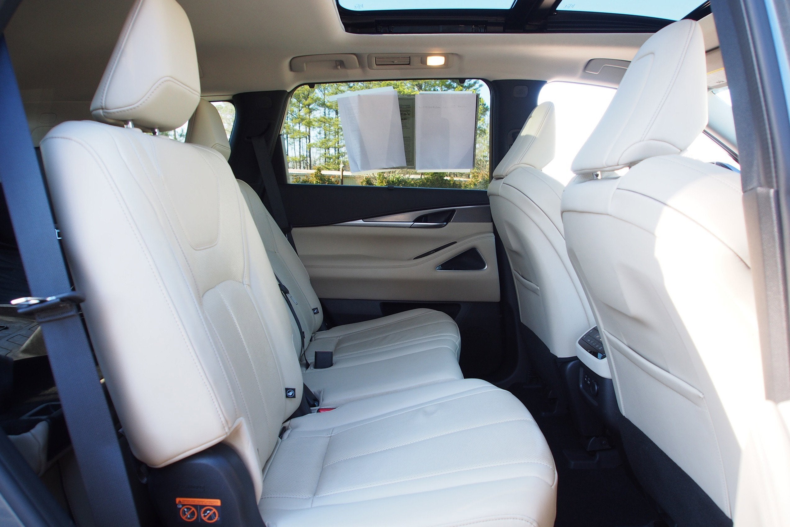 2022 INFINITI QX60 LUXE