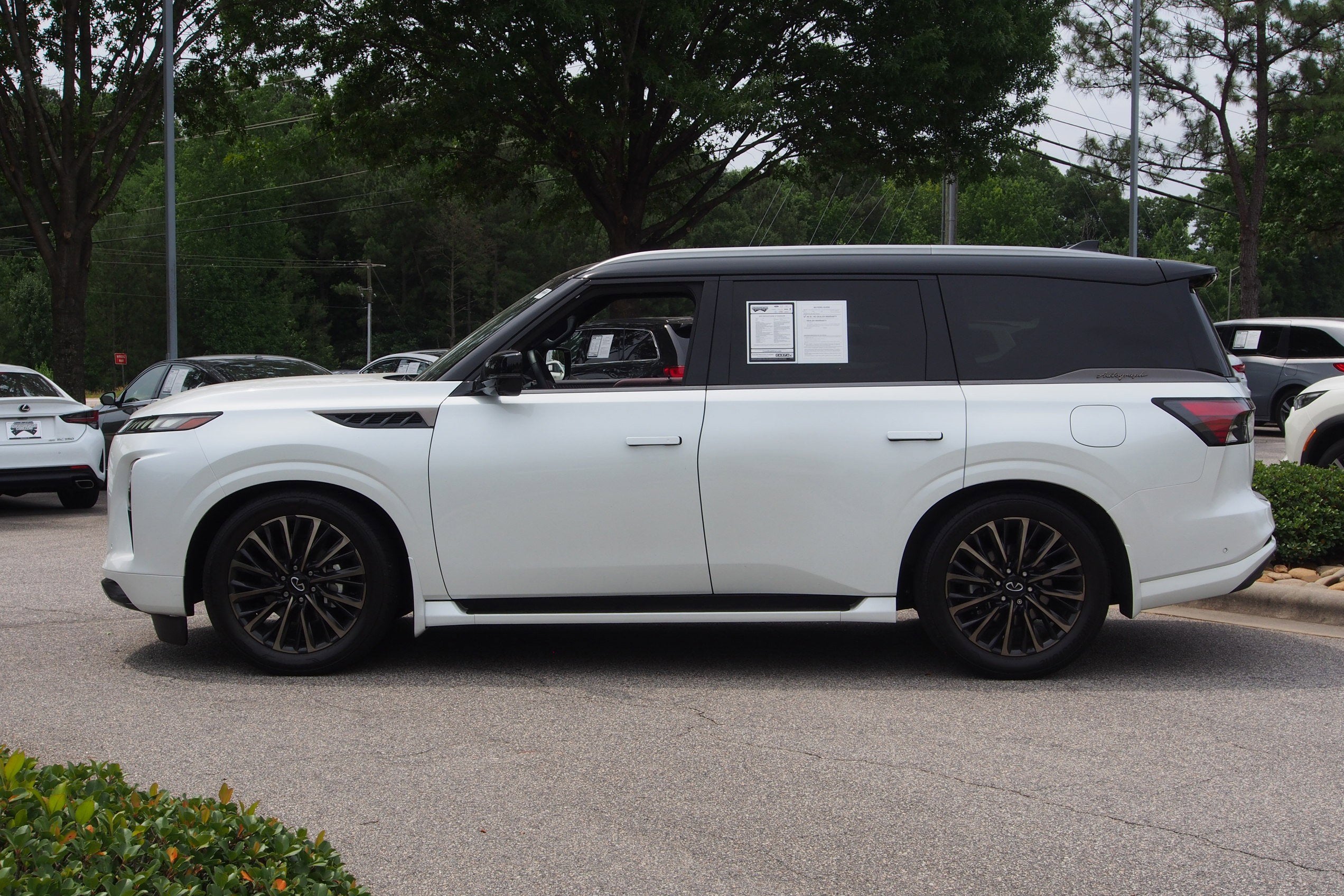 2025 INFINITI QX80 AUTOGRAPH