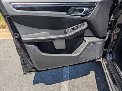 2023 Porsche Macan Base