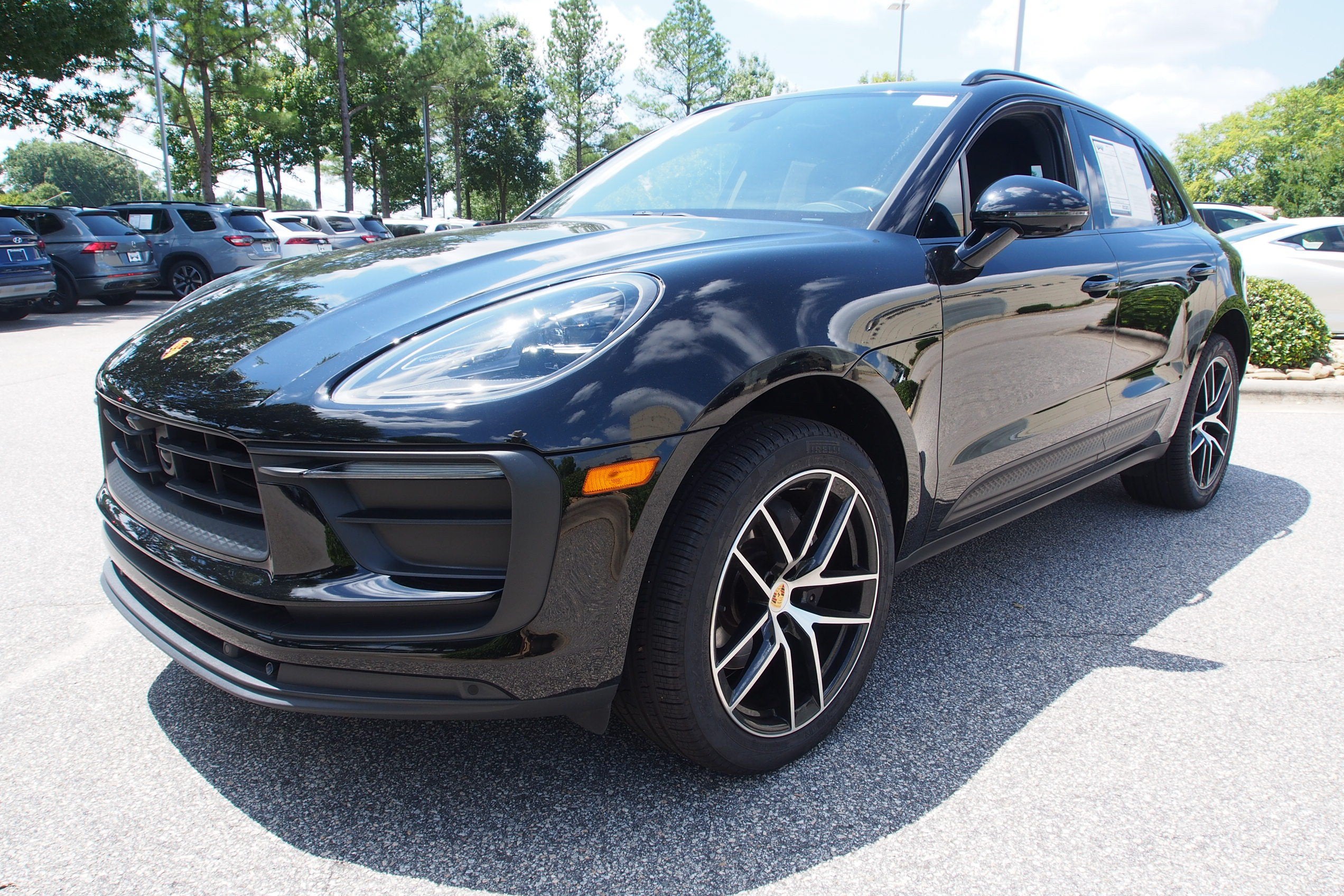 2023 Porsche Macan Base