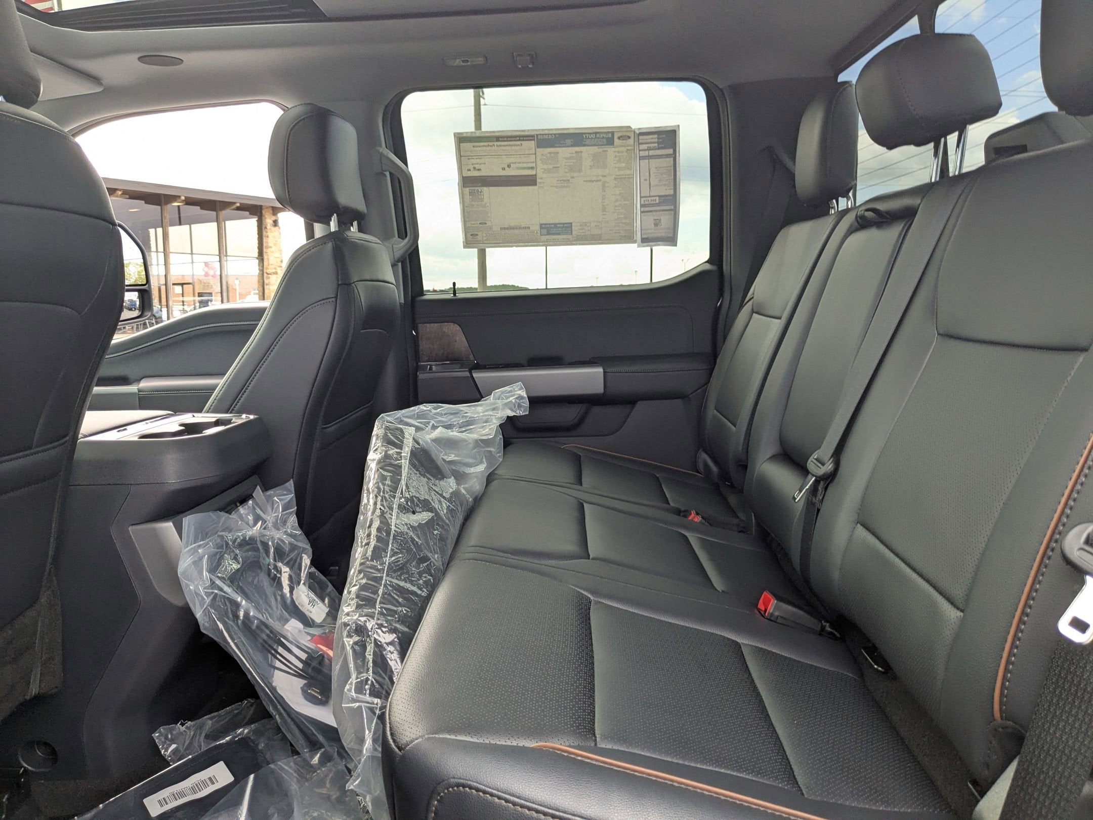 2026 Ford Super Duty F-350 DRW LARIAT