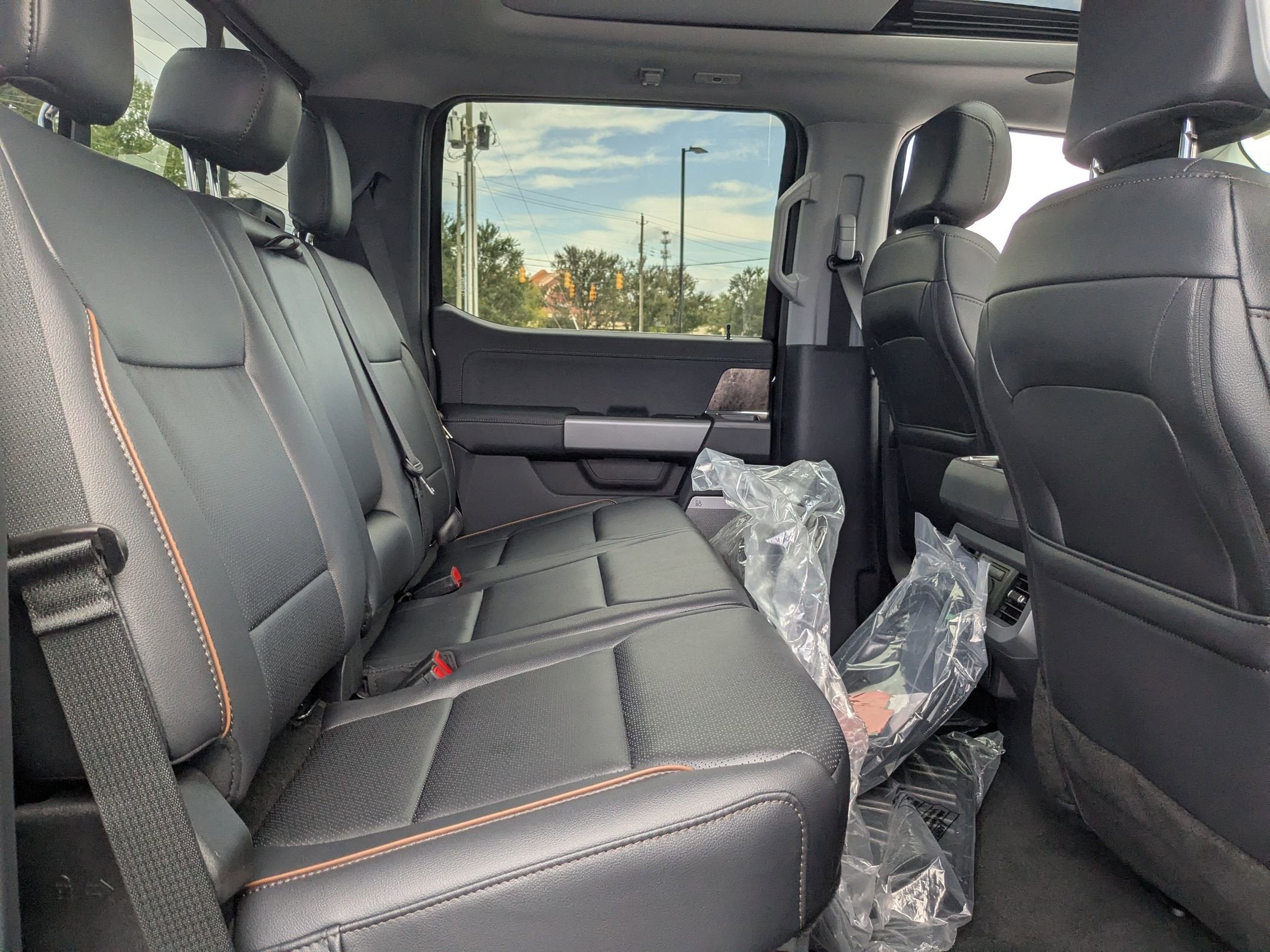 2026 Ford Super Duty F-350 DRW LARIAT