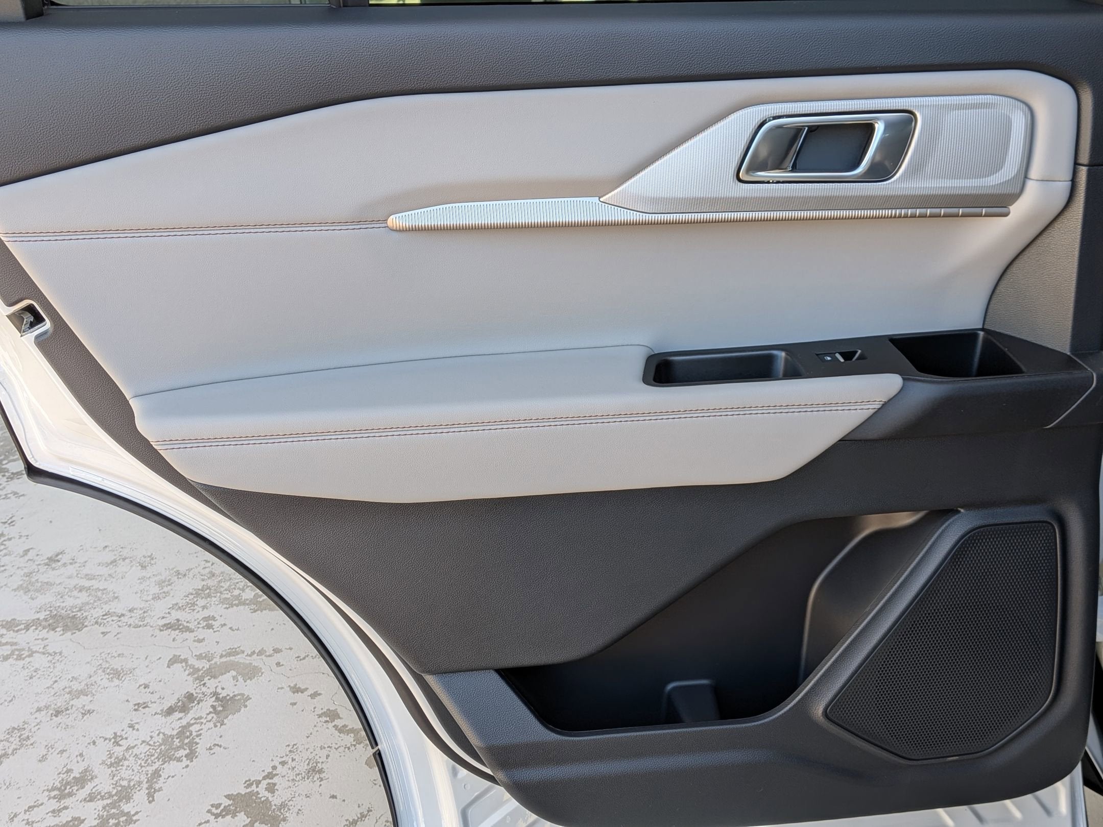 2026 Ford Explorer Active w/100A Pkg