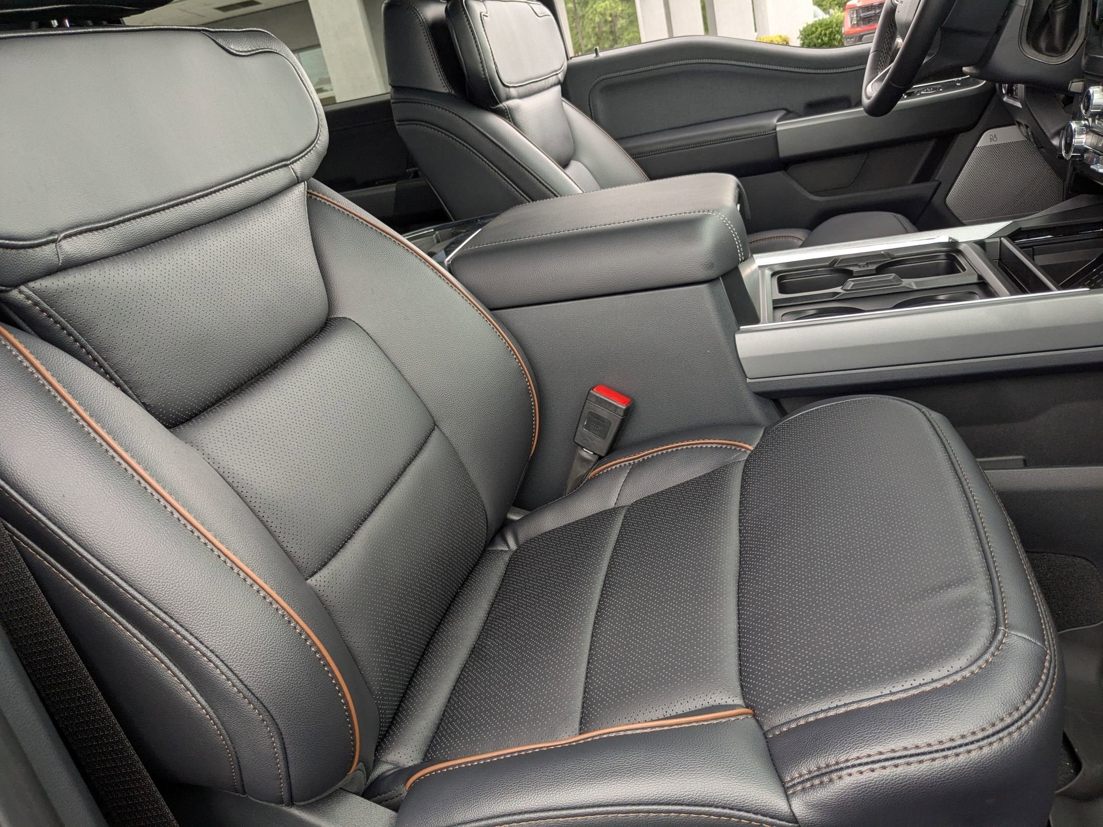 2025 Ford Super Duty F-350 SRW LARIAT