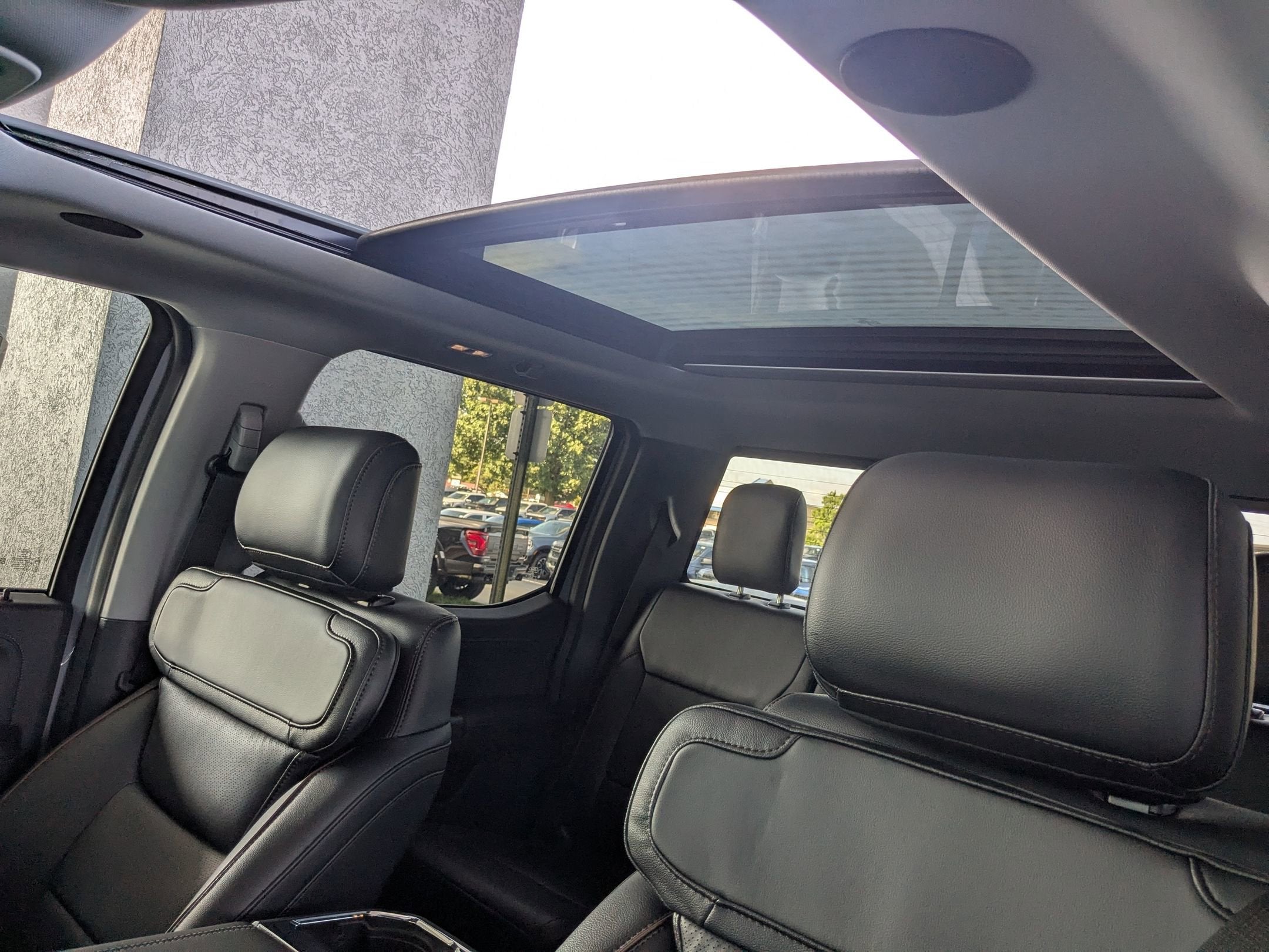 2025 Ford Super Duty F-350 SRW LARIAT