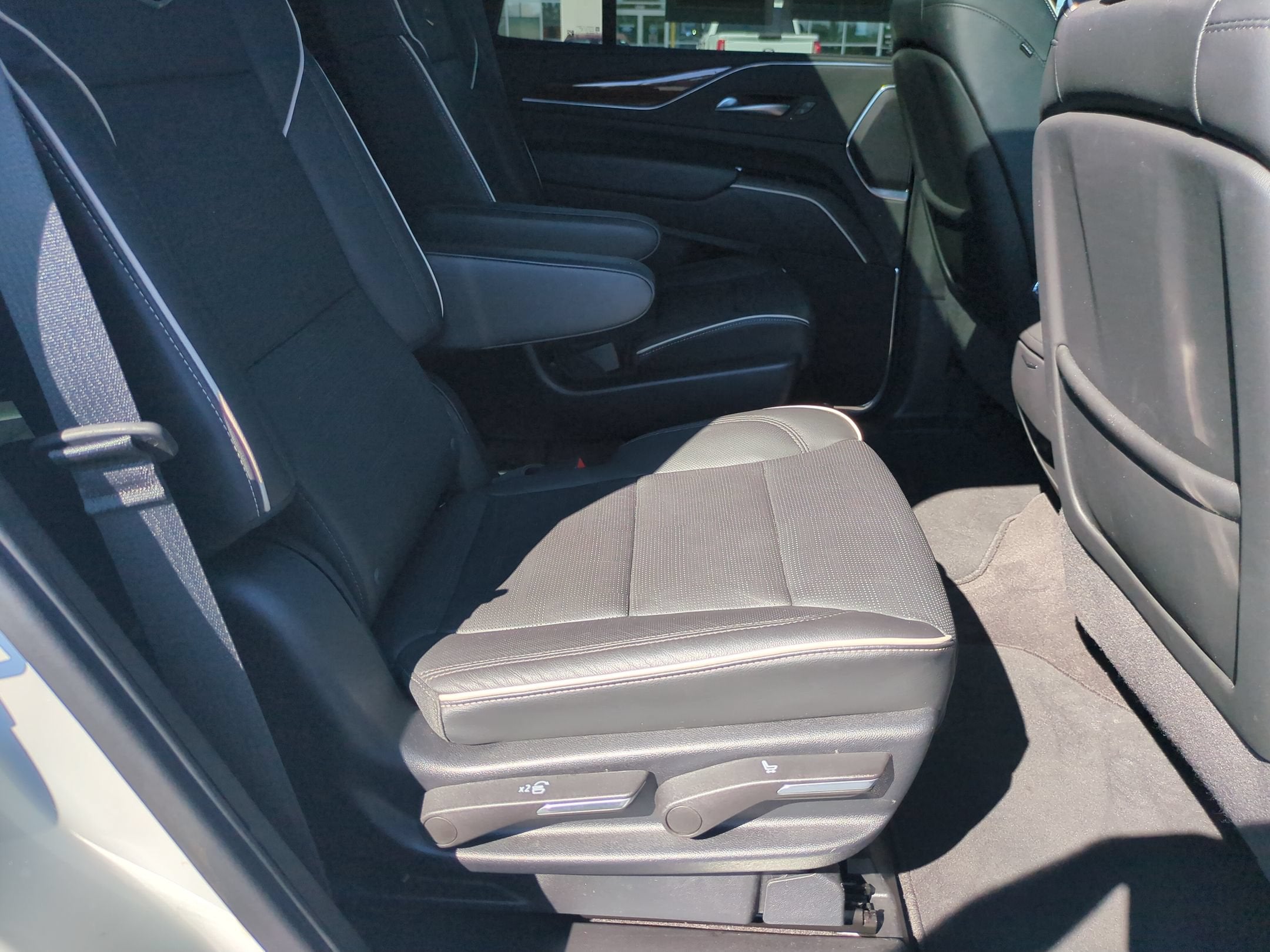 2023 Cadillac Escalade 4WD Premium Luxury