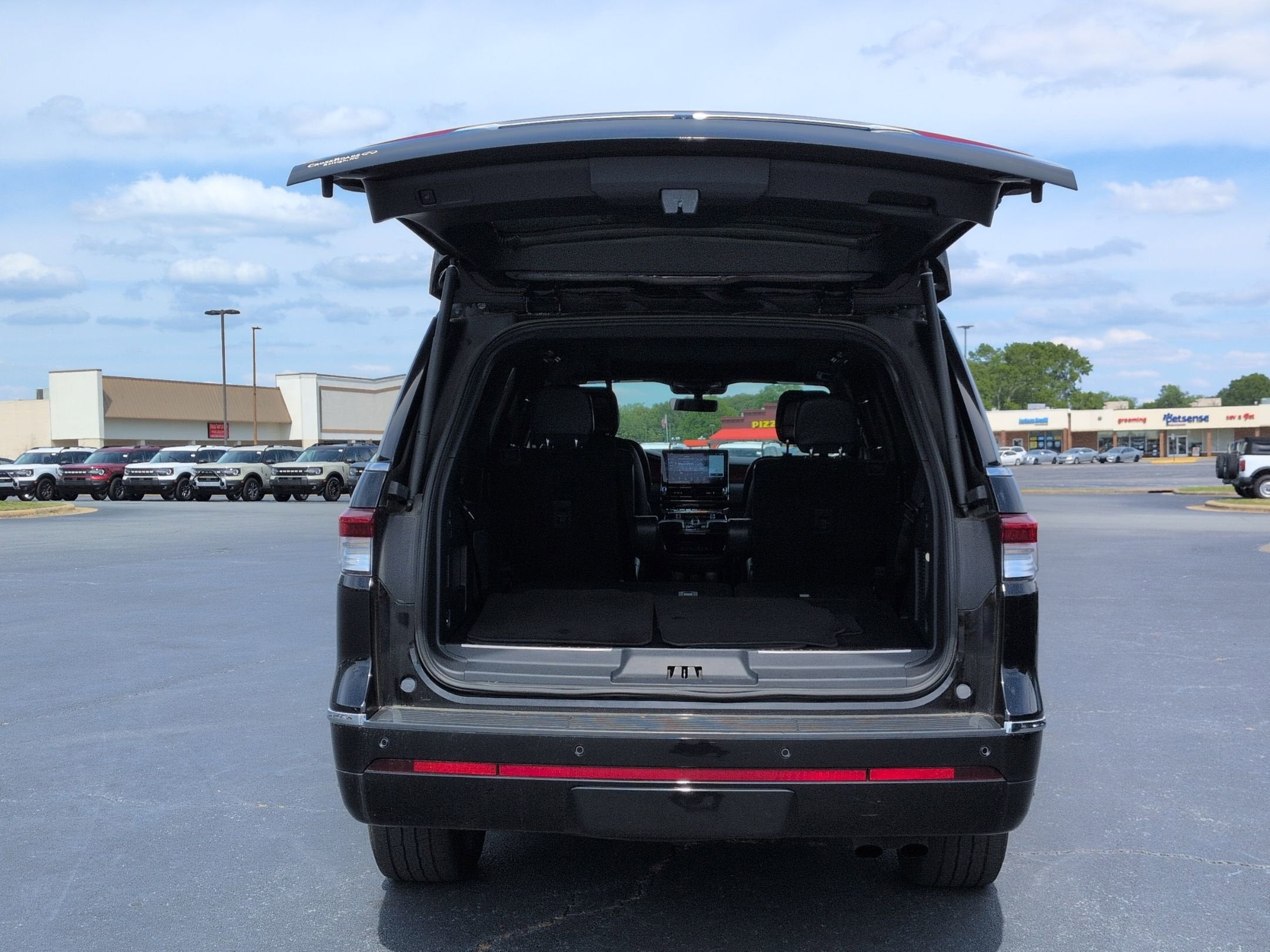 2024 Lincoln Navigator Premiere